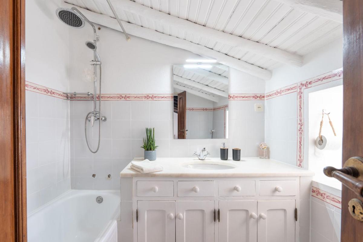 Casa Carina Espiche Bed & Breakfast Dış mekan fotoğraf